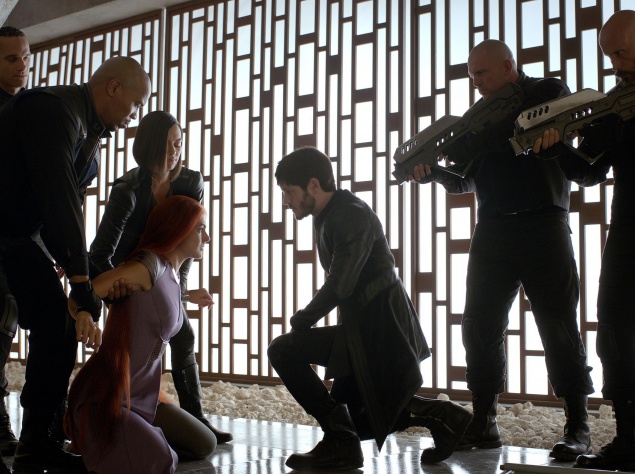 Бойовик "Marvels Inhumans". Історія боротьби за виживання унікальної раси людей із надздібностями.