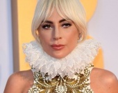 Леди Гага в экстравагантном образе на лондонской премьере фильма "Рождение звезды"