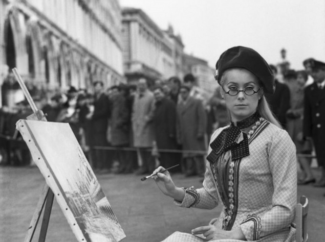 Катрин Денев