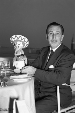 Уолт Дисней