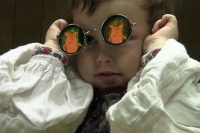 Человек с табуретом