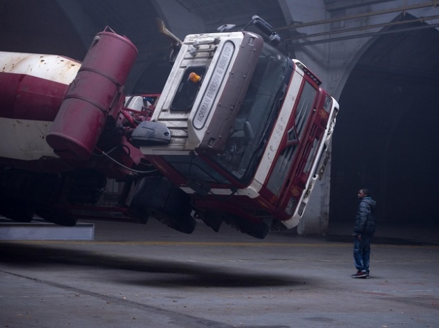 "Тор - 2: Царство пітьми" : сцена з вантажівкою