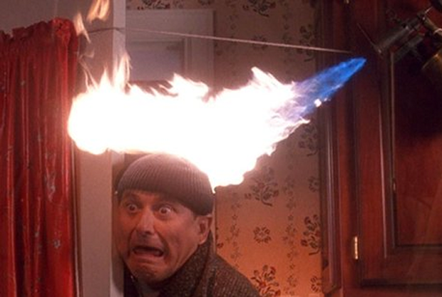 "Один вдома": шапка, що горить