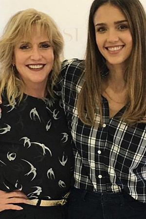 Джессика Альба с мамой