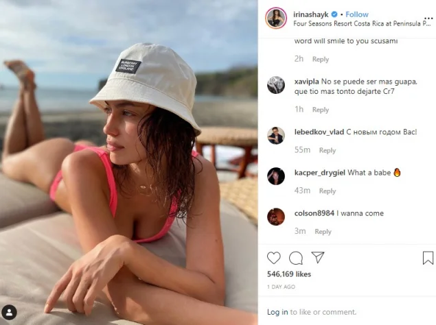 Ирина Шейк порадовала фанатов новыми пляжными фото