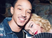Мадонна озадачила страстным поцелуем с 26-летним бойфрендом