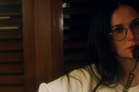 Птица в клетке