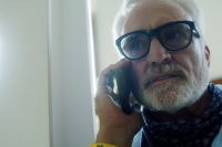 Птица в клетке