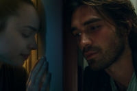 Птица в клетке