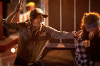 Опівночі у високій траві