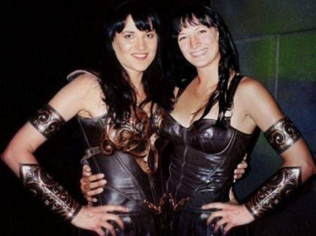 Люси Лоулесс и дублерша