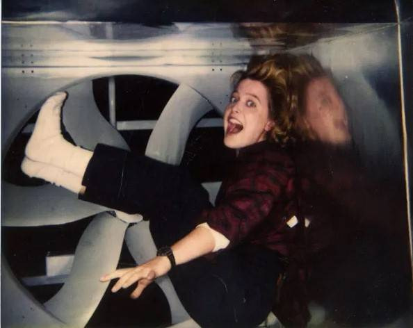 Джиллиан Андерсон на съемках “Секретных материалов”