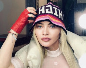 Мадонну раскритиковали за фотошоп на новых снимках