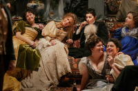 Божественна Сара