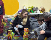 Не лише Анджеліна Джолі: хто зі світових зірок приїжджав в Україну