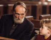 Сам удома: в Мережі завирусилась теорія, що жахливий старий насправді був Ісусом