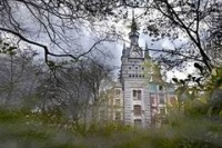 Хлопець-перевертень та чарінвий автобус