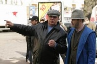 Тринадцять місяців