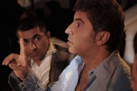 Поцілунок крізь стіну