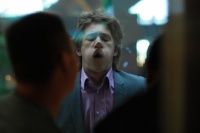 Поцілунок крізь стіну