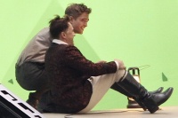 Воды слонам