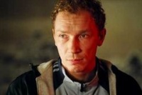 Изображая жертву