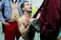 Изображая жертву