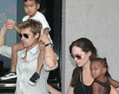 Джоли и Питт усыновят еще одного ребенка