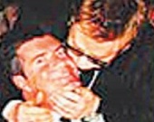 Элтон зализал шумный скандал