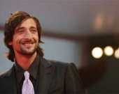 Эдриен Броуди сконструирует монстров