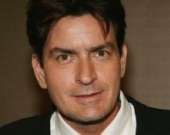 Второй автомобиль Чарли Шина сбросили со скалы