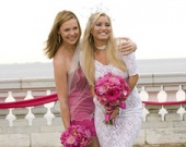 Сценаристы "27 платьев" задумали комедию