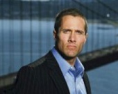 Роб Эстес переедет в Беверли-Хиллз