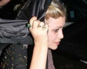 Эшли Ольсен отстранила сестру от дел