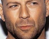 Уиллис остается лысым из чувства протеста