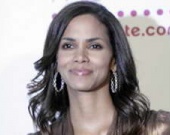 Берри извинилась за неудачную шутку