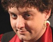 Полицеймако в очередной раз готовится стать отцом