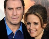 Траволта боится пропустить роды жены