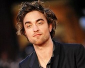 Роберт любит слухи о своих девушках