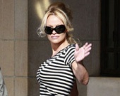 Памела считает, что марихуана спасет США