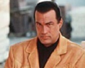 Стивен Сигал обвиняет ФБР