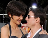 Кэти Холмс в платье собственного дизайна