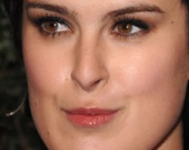 Румер  Уиллис удивила всех цветом волос