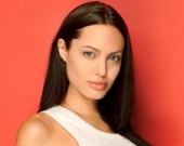 Джоли сделала заявление по поводу усыновления ребенка c Гаити