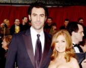 Саша Барон Коэн и Айла Фишер готовы к свадьбе