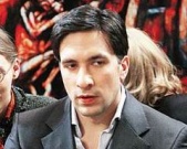 Кто играет крупных бизнесменов?