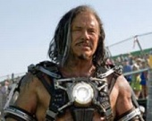 Микки Рурк станет добрее при помощи какаду