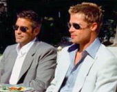 Клуни и Питт пожертвовали 500 тысяч долларов Клуни и Питт пожертвовали 500 тысяч долларов