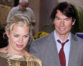 Ребекка Ромин родила близнецов