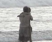 Мел Гибсон и незнакомка в бикини